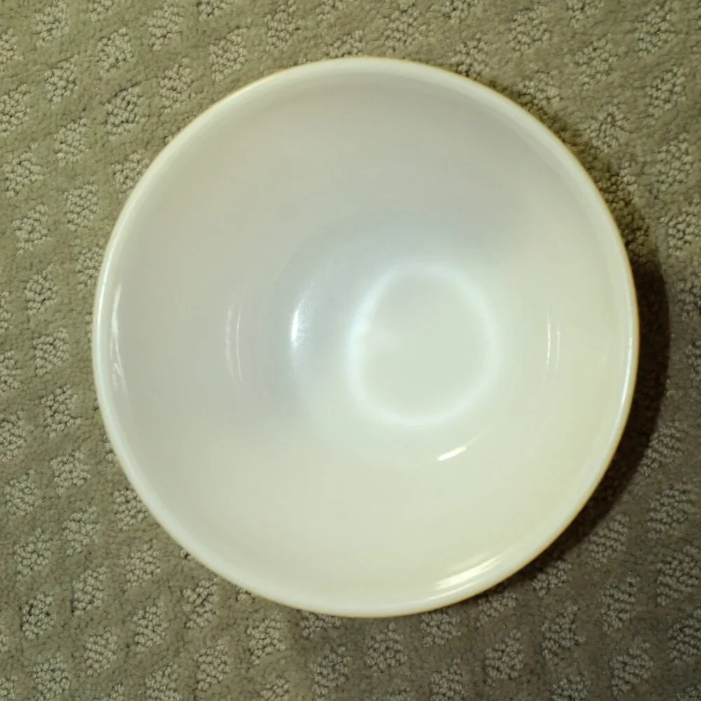 Vintage PYREX Yellow 402 1 1/2 QT Nesting Mixing Bowl Primary Color Made in USA